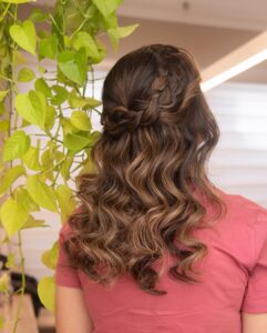 Penteado Semi Preso | Tica Cabelos Salão de Cabeleireiro em Campinas