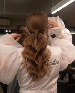 Penteado realizado pela profissional Noemi | Tica Cabelos Salão de Cabeleireiro em Campinas